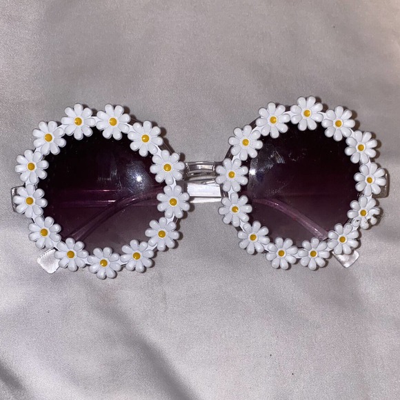 A.J. Morgan Daisy Mae Crystal Flowers Sunglasses Summer Spring - Picture 7 of 7